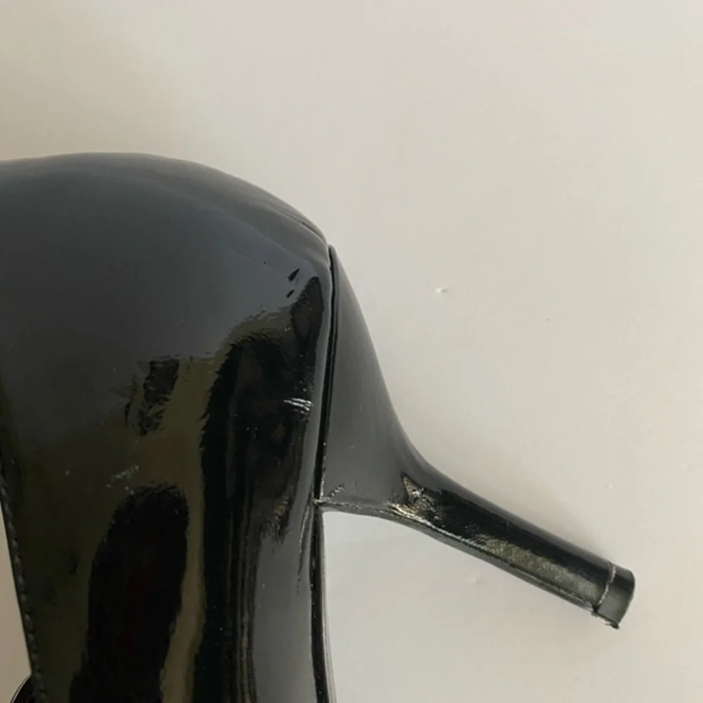Tahari Patent leather heels